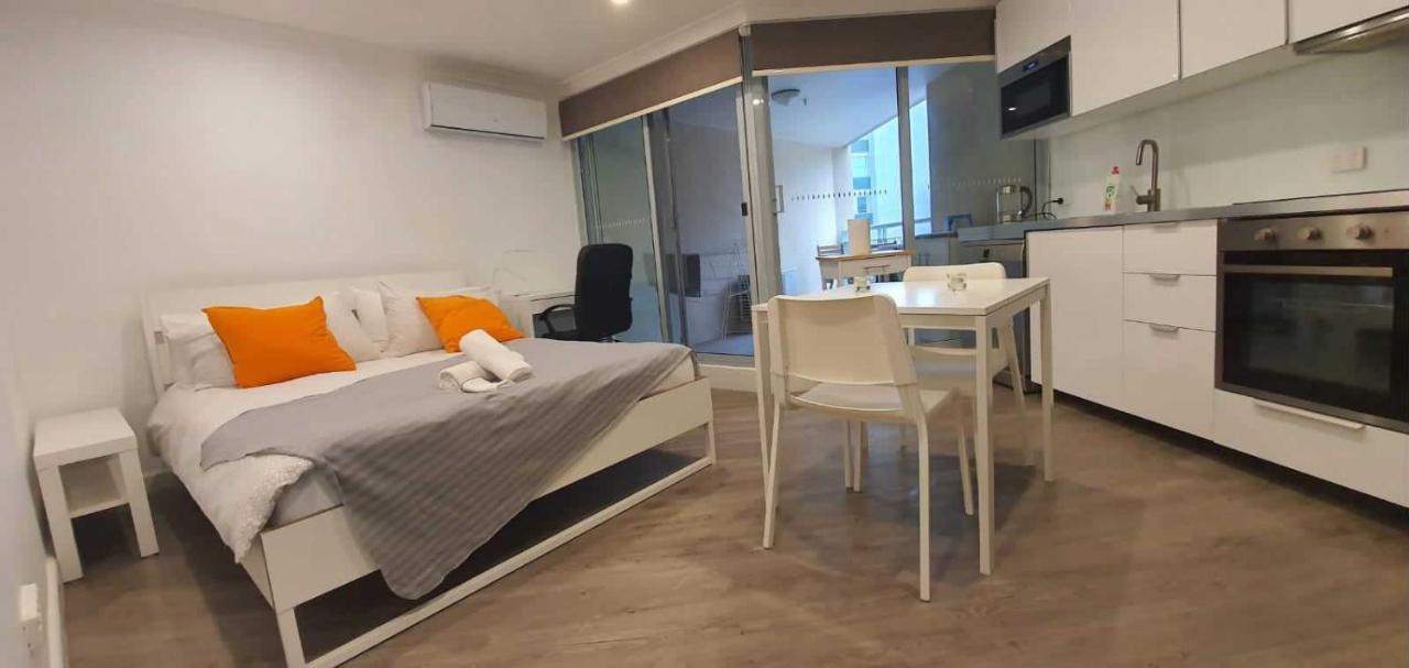 Dana-Cozy Studio With Shared Entry In The City Канберра Екстер'єр фото